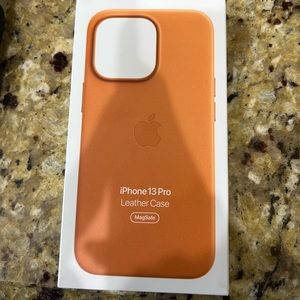 Iphone 13 pro apple leather case